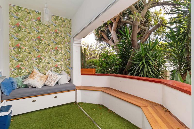 2 Bedroom Property for Sale in Sea Point Western Cape